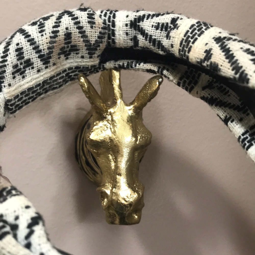 Vici Knot Headband - Picture 3 of 3
